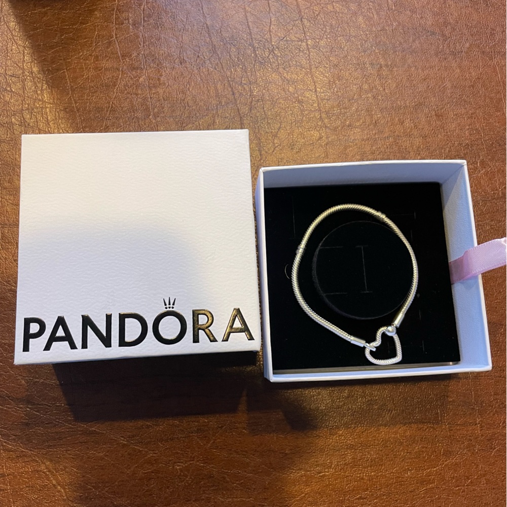 Pandora Moments Heart Closure Snake Chain Bracelet